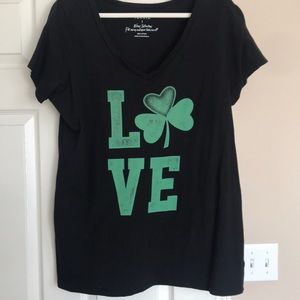 NWOT Torrid v neck T-shirt